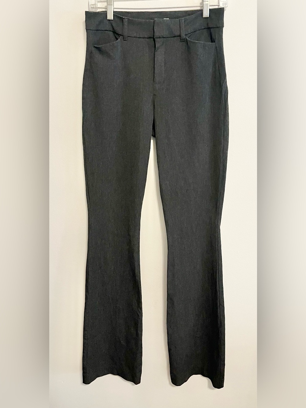 Old Navy Women’s Pixie Flare Pants in Charcoal Gray. Size 4 Tall